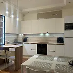 Leo Apartment Obchodna - Family