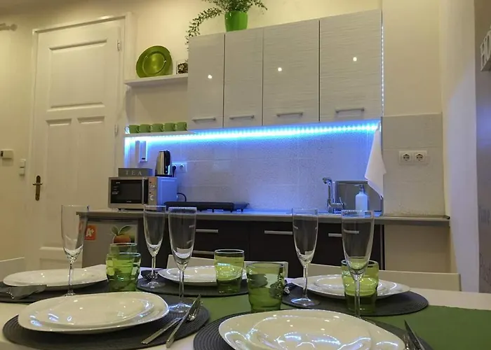 Leo Apartment Obchodna - Family